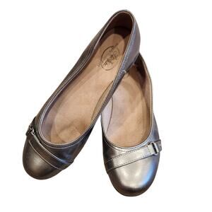 LifeStride Simply Comfort Ballet Flats 10 M Gray Metallic Leatherette;‎ Strap